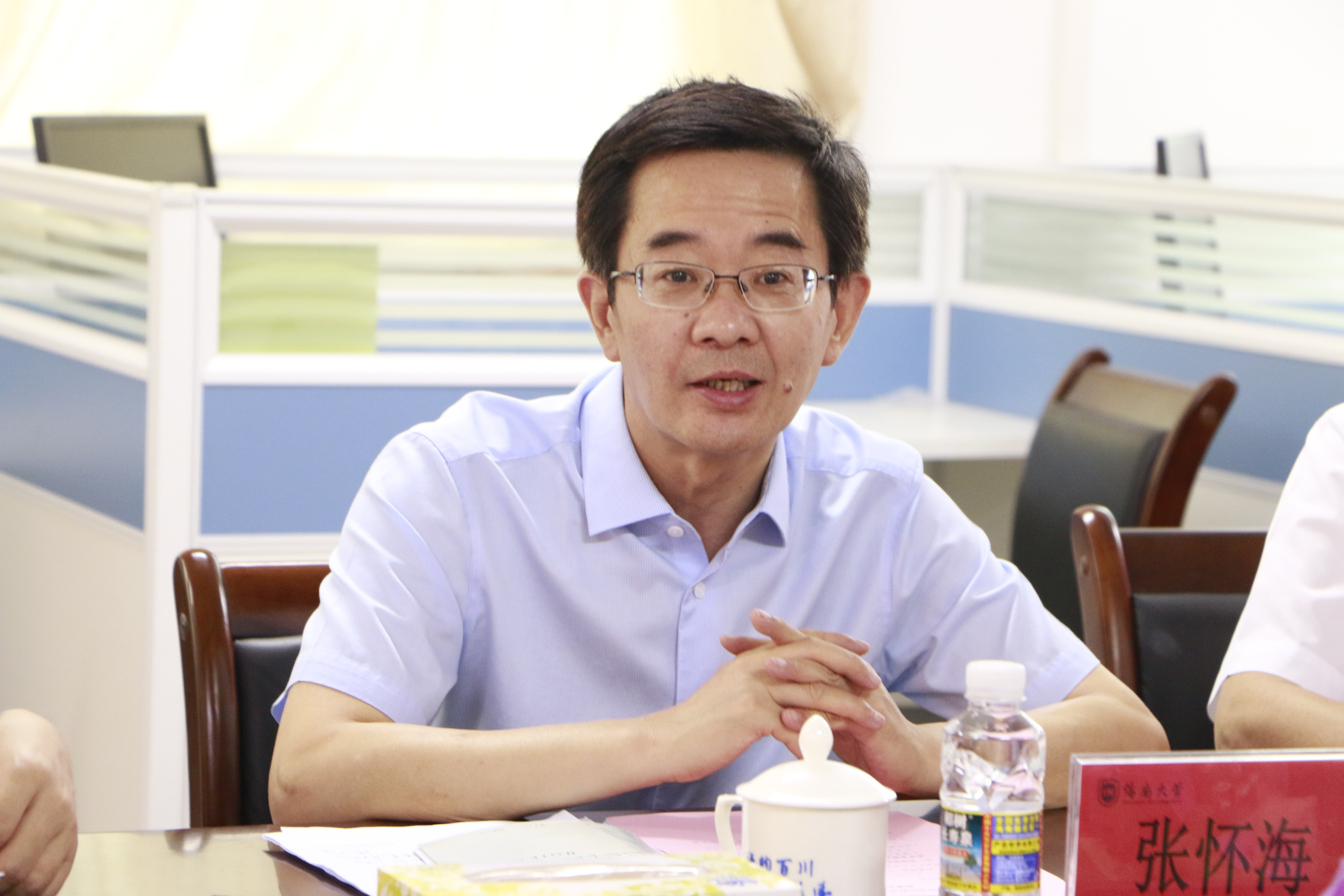 海南省委宣传部副部长张怀海一行到我院调研指导工作
