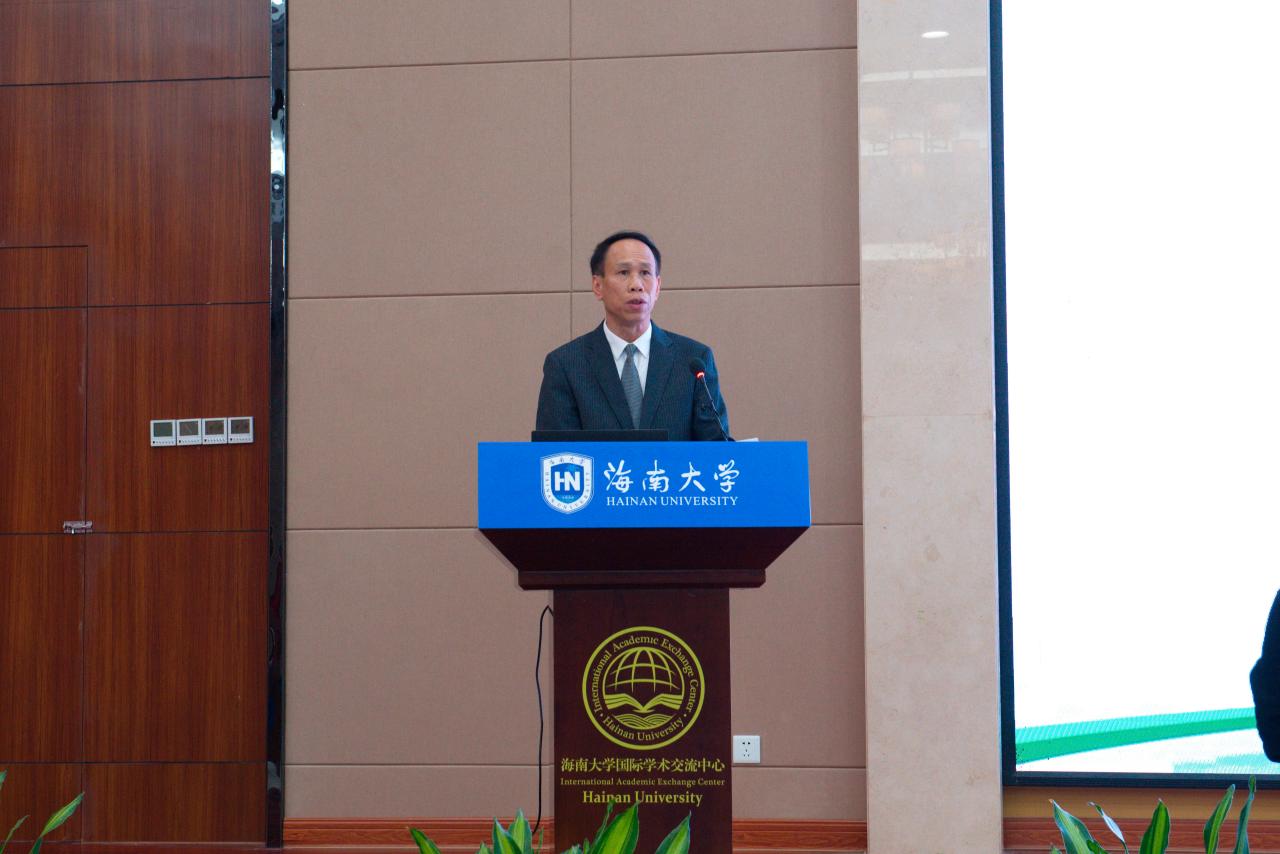 陈长宽在致辞中对参加论坛的专家学者们表示欢迎,对