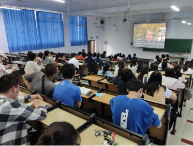 國際知名設計大師三谷徹教授章俊華教授受邀對海南大學林學院師生開展