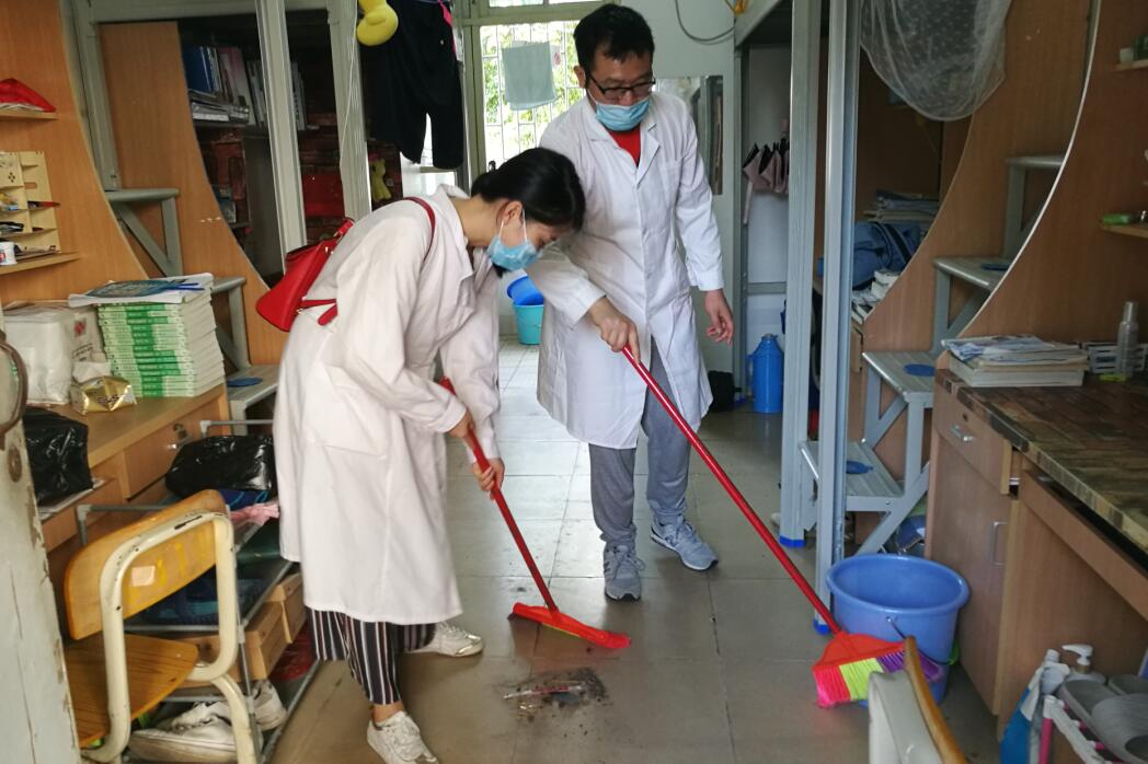 植保学院开展清扫学生宿舍大行动
